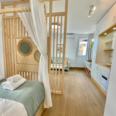 Loft Deluxe Alma Garden Апартаменти *